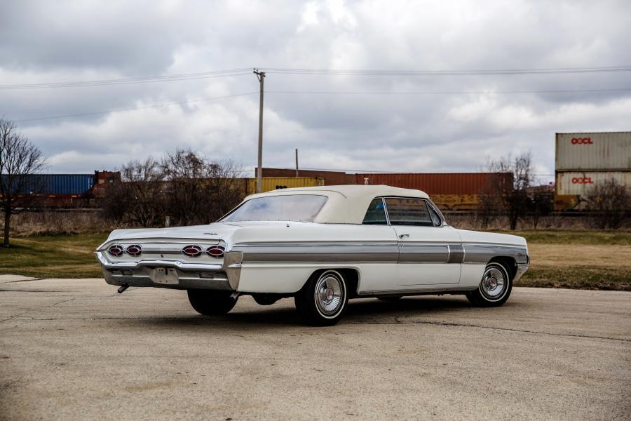  Oldsmobile Starfire Convertible (3667) 1962 года  (фото 14 из 35)